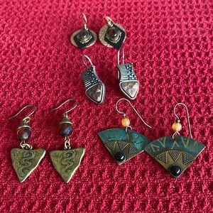 🎄$3 bundled - 4 Sets of Gold/Brass Tone Earrings